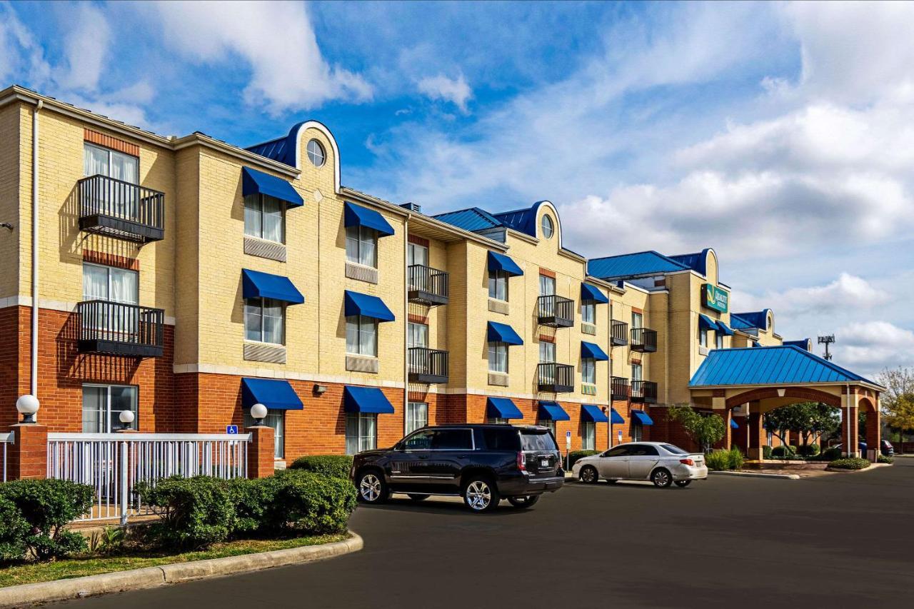 Quality Suites San Antonio Northeast Exteriér fotografie